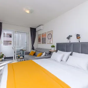  Apartment Side By Side