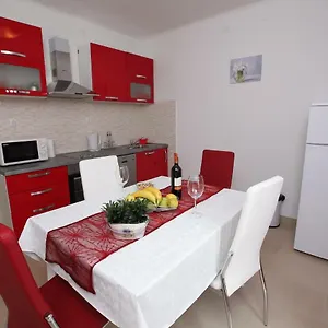  Apartment Seaside Paradise